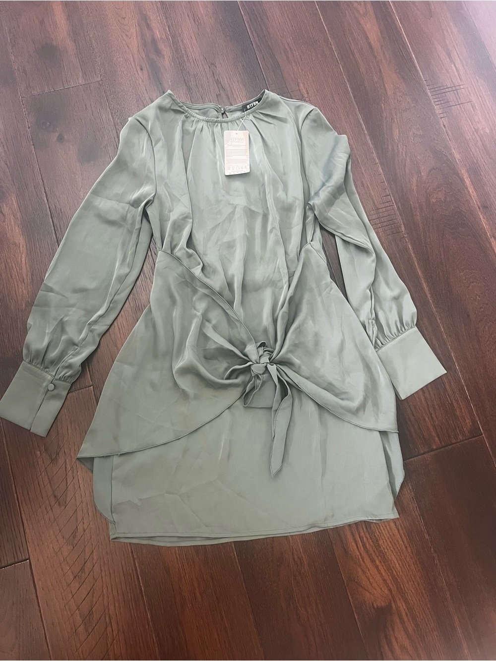 Women’s Sage Green Long-Sleeve Knot Front Dress